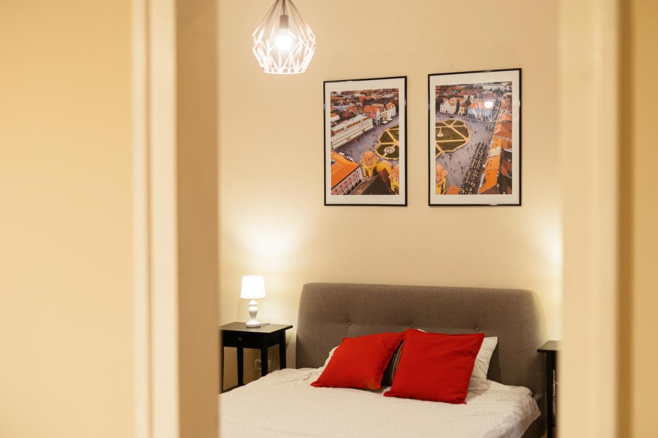 Chic Apartment In Historical City Center Timişoara Exterior foto