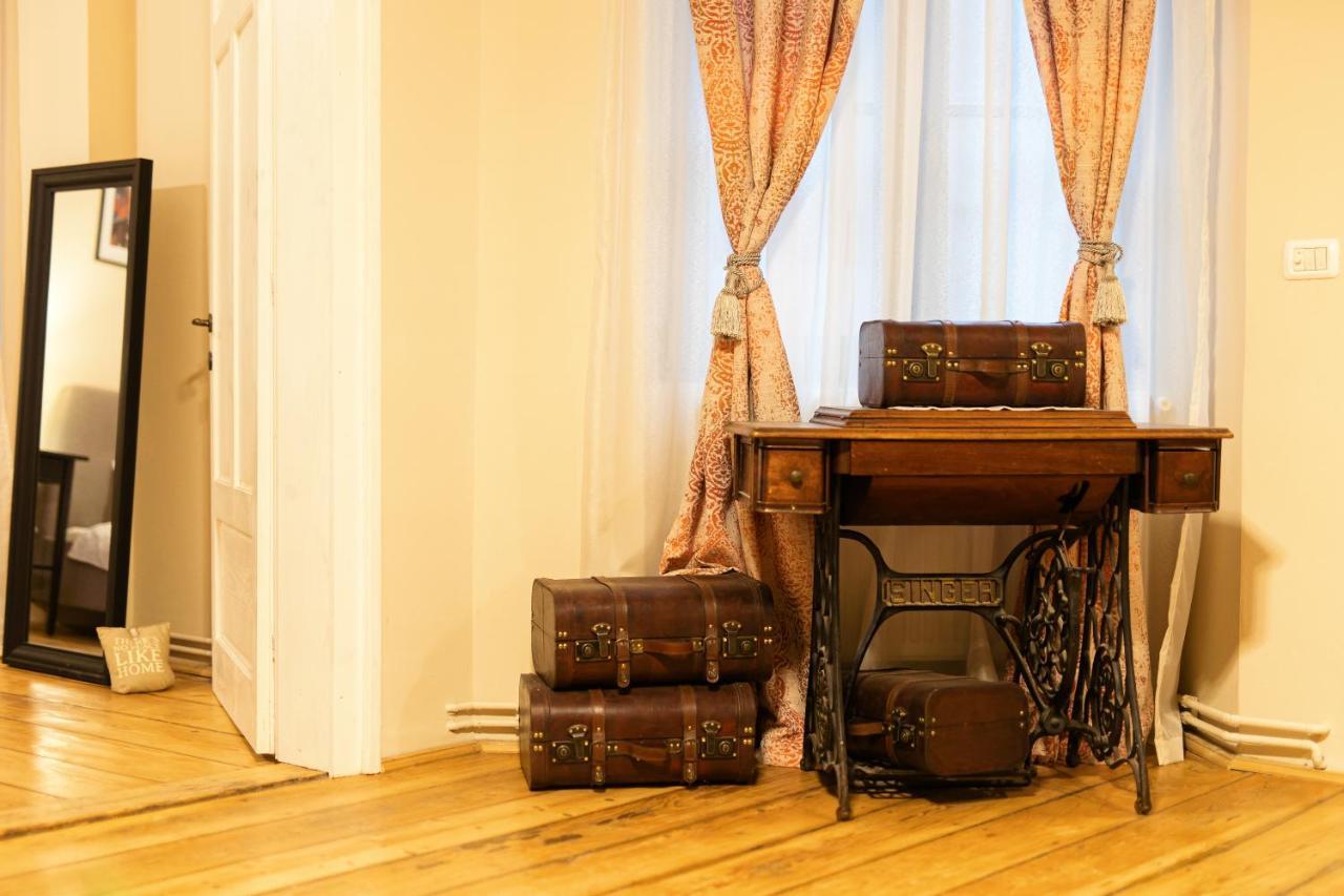 Chic Apartment In Historical City Center Timişoara Exterior foto