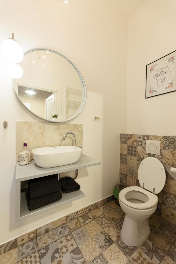 Chic Apartment In Historical City Center Timişoara Exterior foto