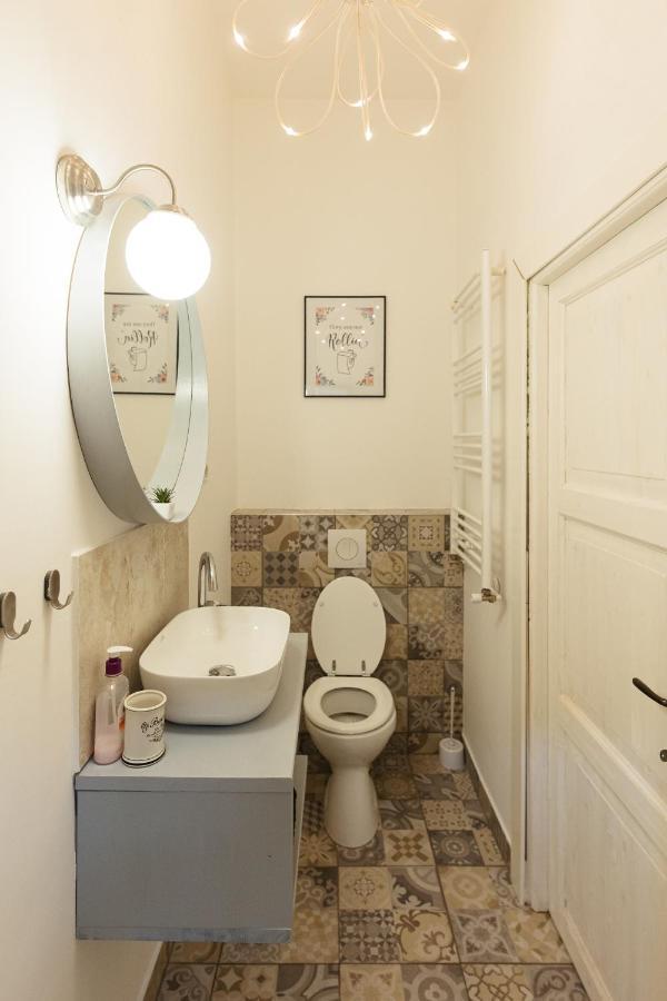 Chic Apartment In Historical City Center Timişoara Exterior foto