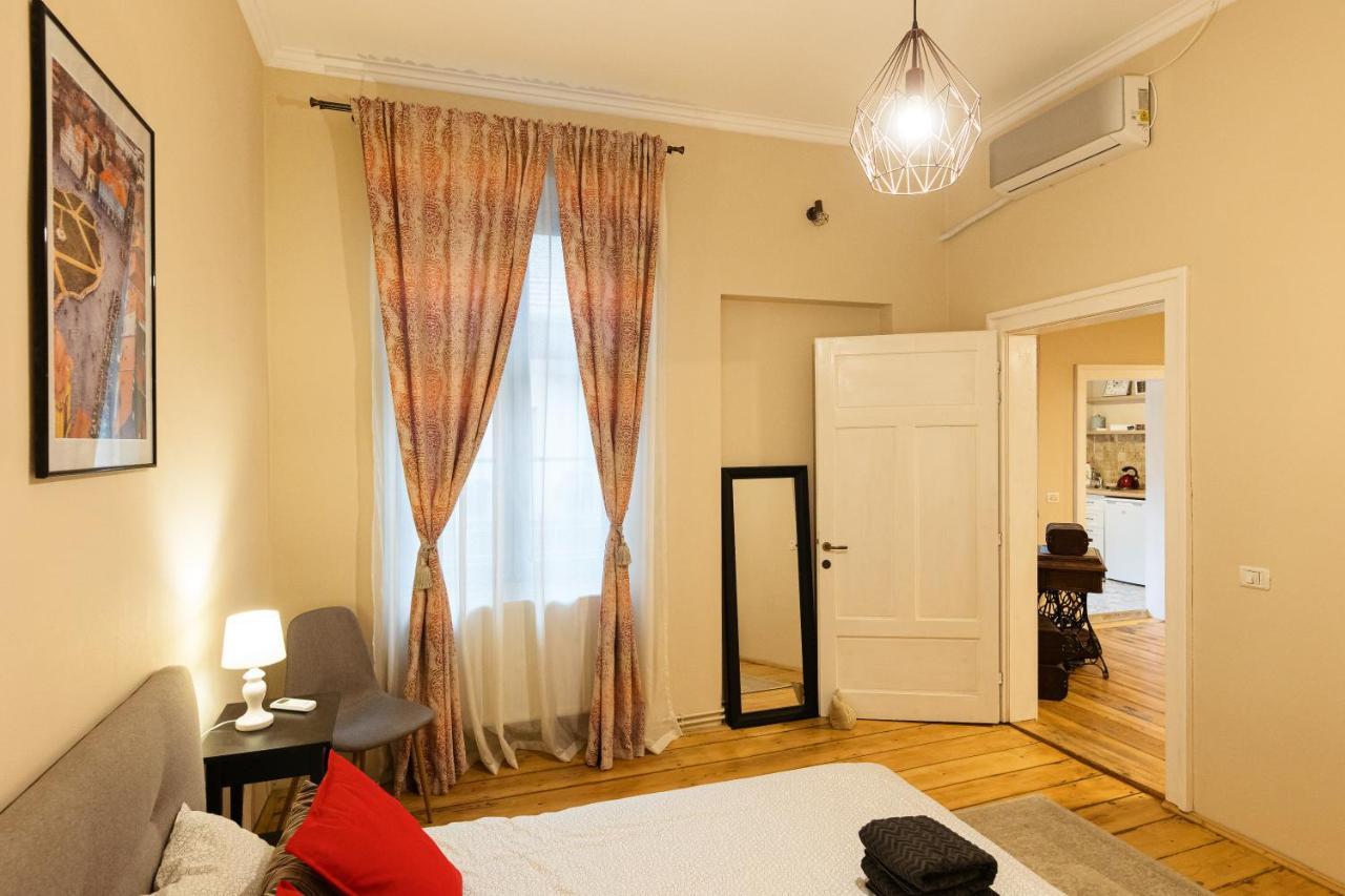 Chic Apartment In Historical City Center Timişoara Exterior foto